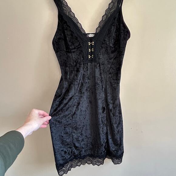 Intimately Free People Black Crushed Velvet Mini Slip Dress Women’s Large - Picture 7 of 7